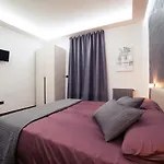 Glam House